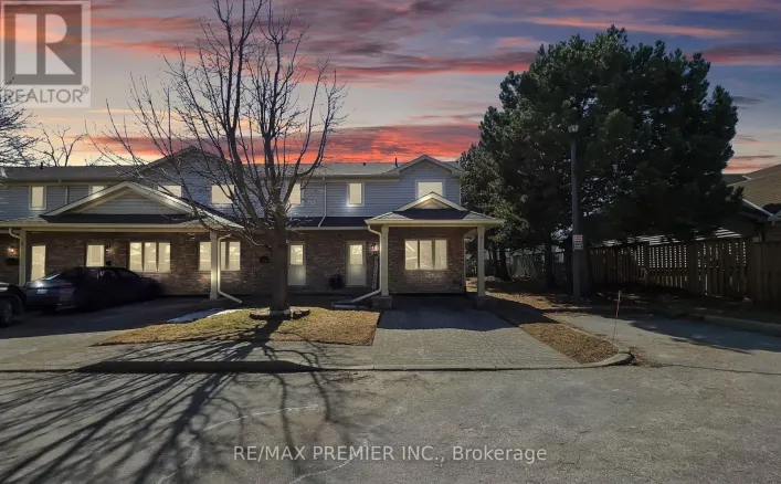 13 - 9 WENTWORTH DRIVE, Grimsby