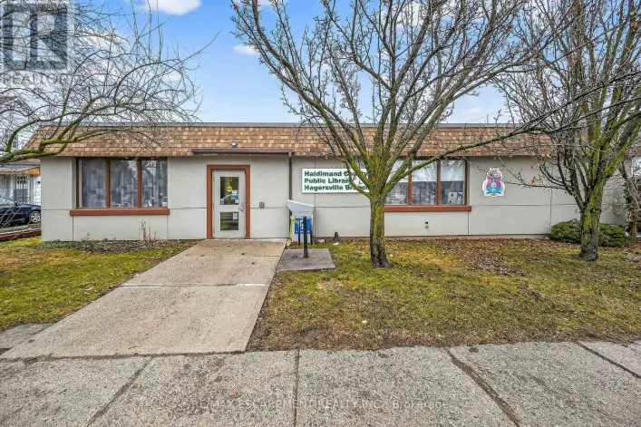 13 ALMA STREET N, Haldimand