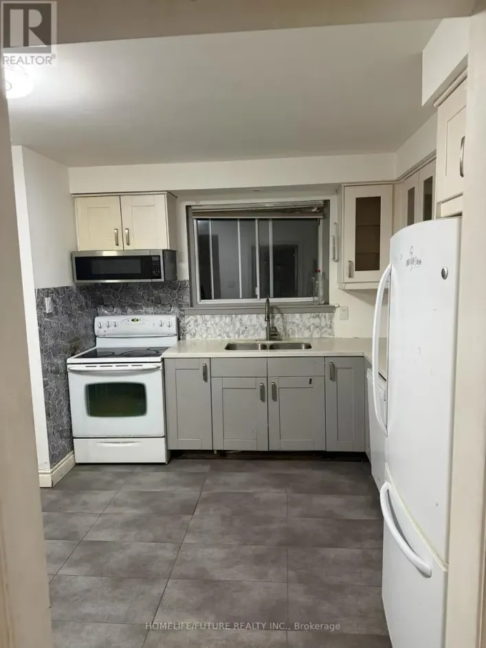 13 BROMLEY CRESCENT, Brampton