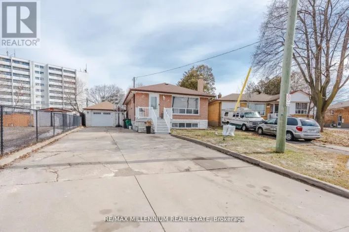 13 CUMBERLAND DRIVE, Brampton