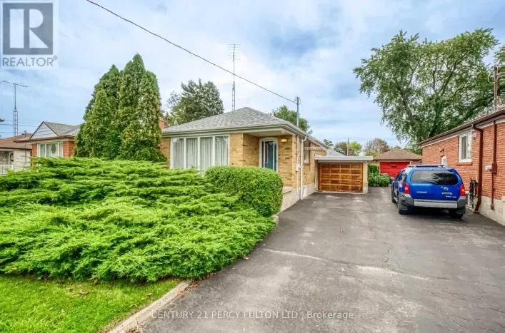 13 GRAYLEE AVENUE, Toronto