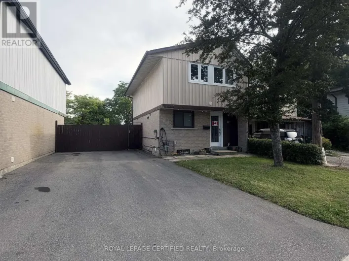 13 GREENHILLS SQUARE, Brampton
