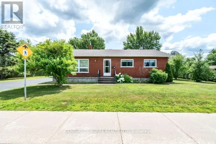 13 HERMAN STREET, Petawawa