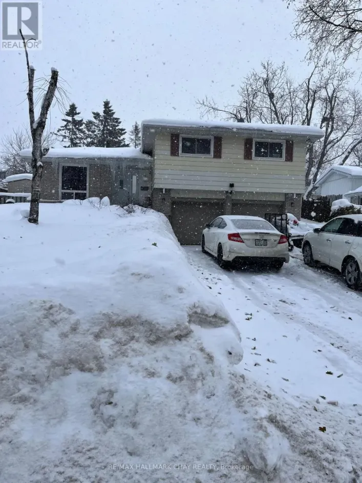 13 JANE CRESCENT, Barrie