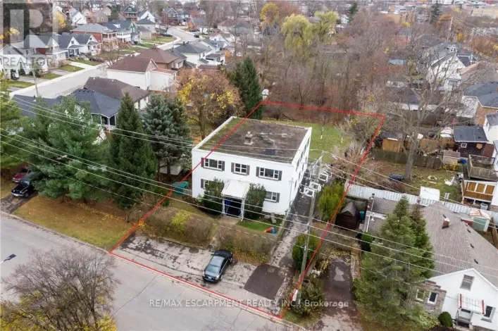 13 MCMASTER AVENUE, Welland