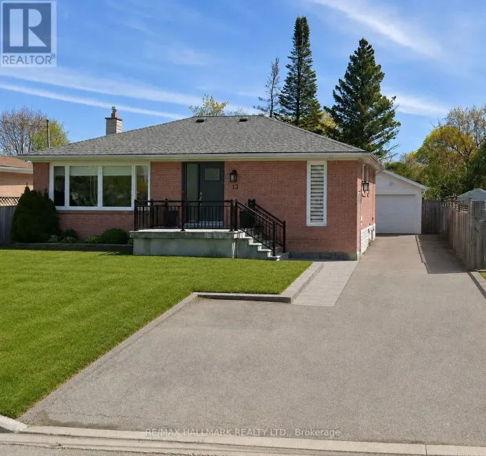 13 PATRICK DRIVE, Aurora