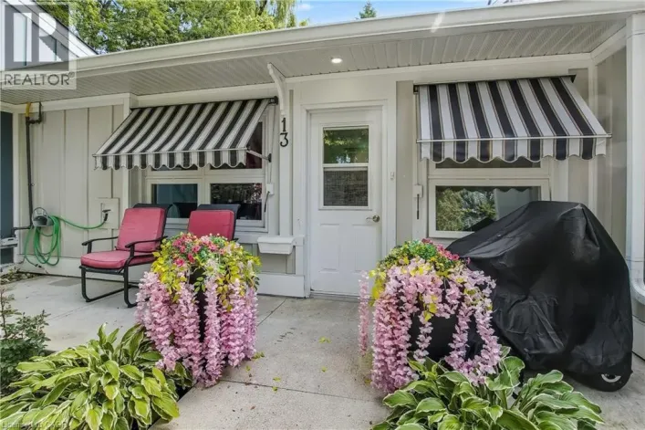 13 SISTER VARGA Terrace, Hamilton