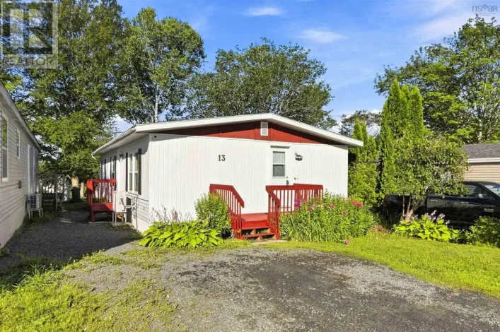 13 Sneezy Avenue, Lake Echo