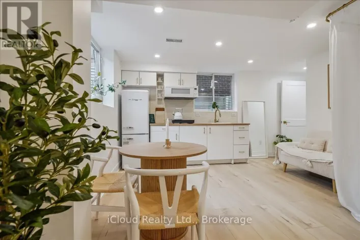 13 SOUTHAM LANE, Hamilton