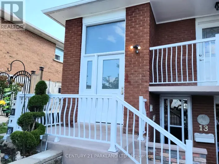 13 TOLTON DRIVE, Brampton