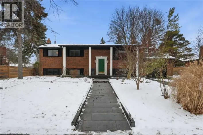 13 UPPER CANADA Drive, Niagara-on-the-Lake