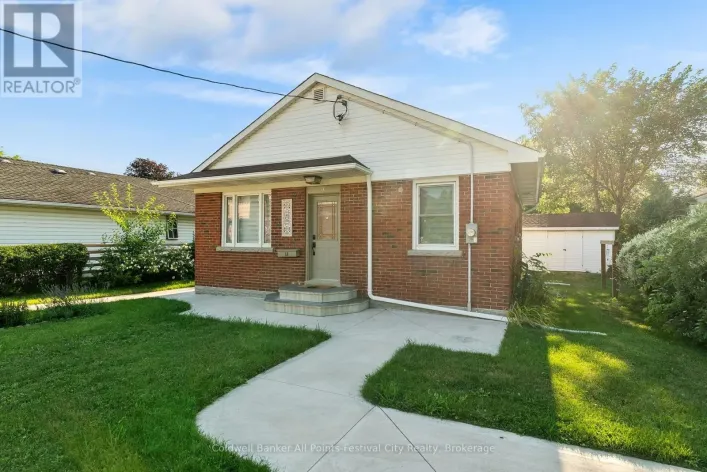 13 WATERLOO STREET N, Goderich)
