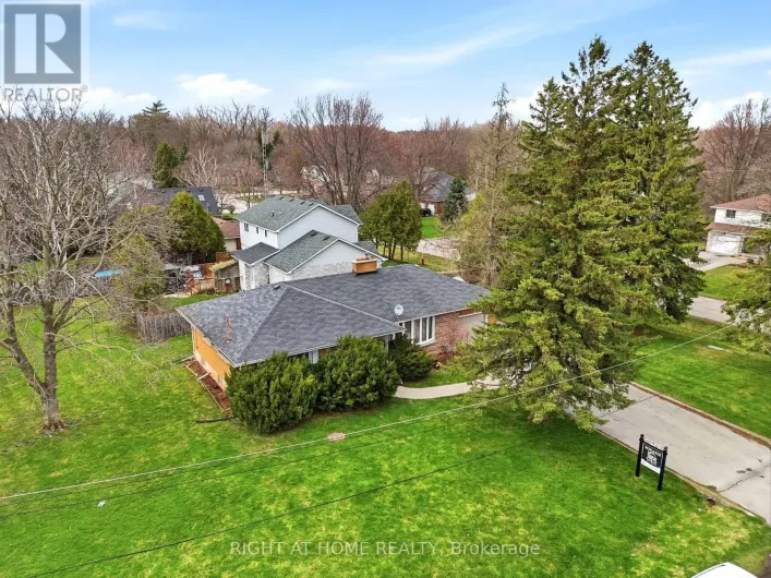 13 WESTVIEW CRESCENT, Hamilton