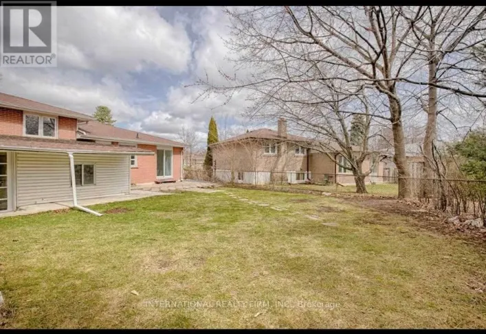 130 AMBERJACK BOULEVARD, Toronto