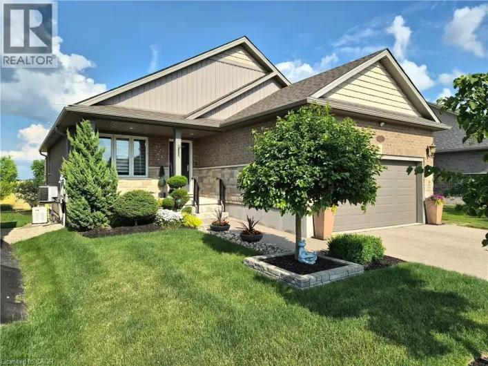 130 BRIDGE Crescent, Minto