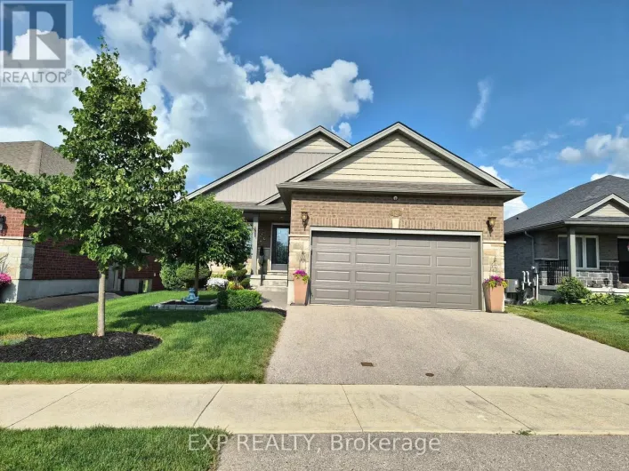 130 BRIDGE CRESCENT, Minto