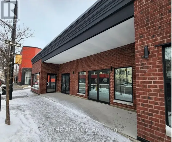 130 CHRISTINA STREET N, Sarnia