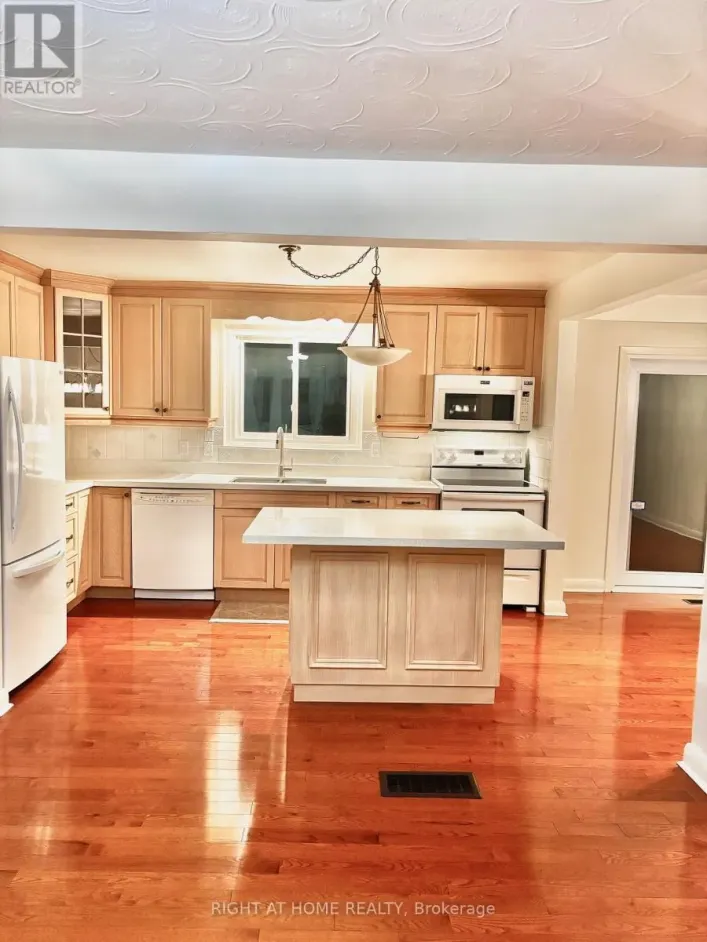 130 CULTRA SQUARE, Toronto