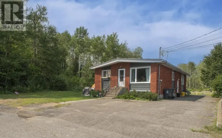 130 Hull Ave, Thunder Bay