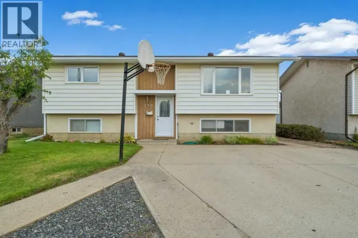 130 Hull Crescent NE, Medicine Hat