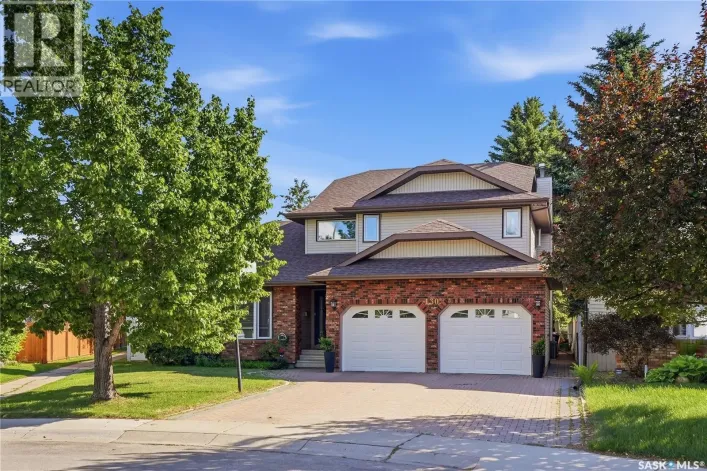 House for sale: 130 Mulcaster CRESCENT, Saskatoon
