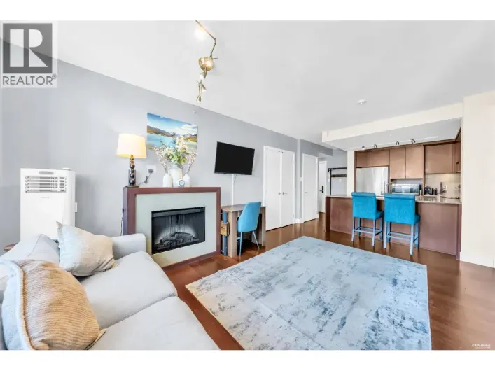 1301 158 W 13TH STREET, North Vancouver