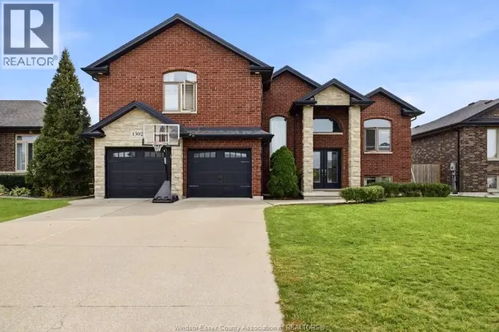 1302 DEER RUN TRAIL, Lakeshore