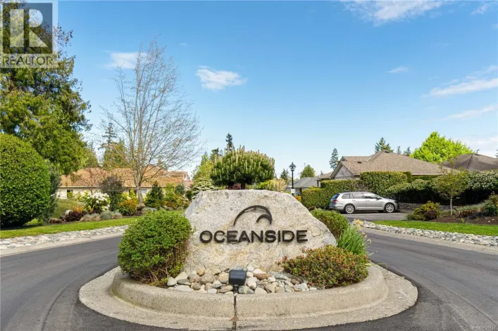 1303 Oceanside Dr, Qualicum Beach