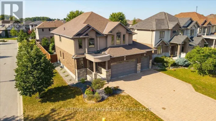 1304 EAGLETRACE DRIVE, London North