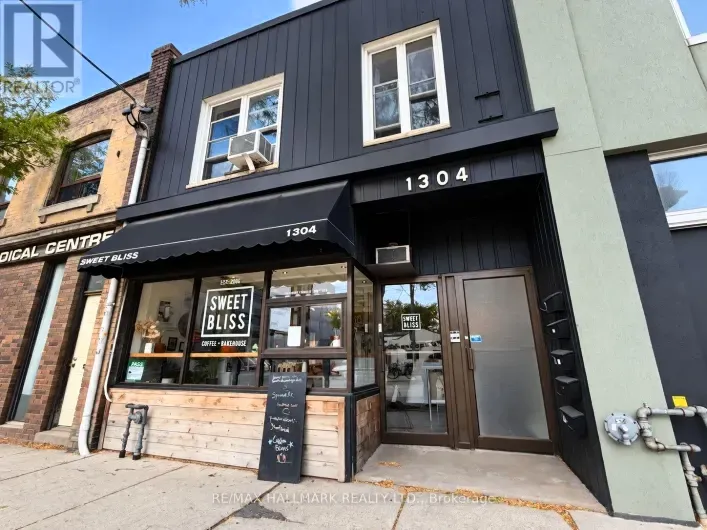 Row / Townhouse for sale: 1304 QUEEN STREET E, Toronto