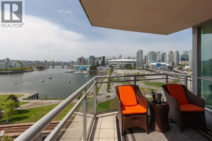 1305 120 MILROSS AVENUE, Vancouver