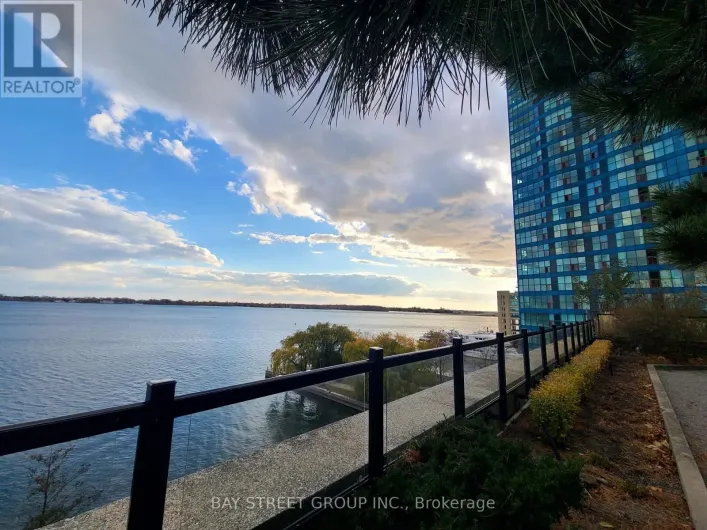 1305 - 65 HARBOUR SQUARE, Toronto