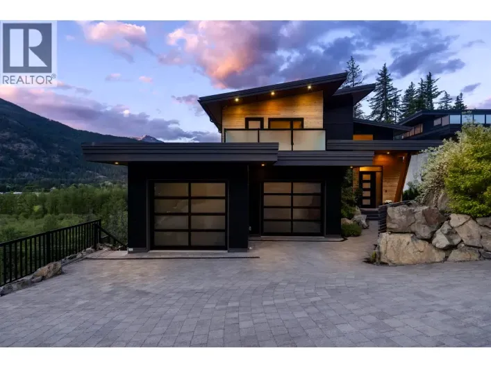 1305 EAGLE DRIVE, Pemberton