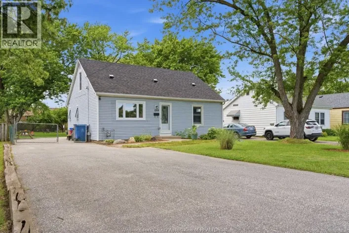 1305 SHAWNEE ROAD, Tecumseh
