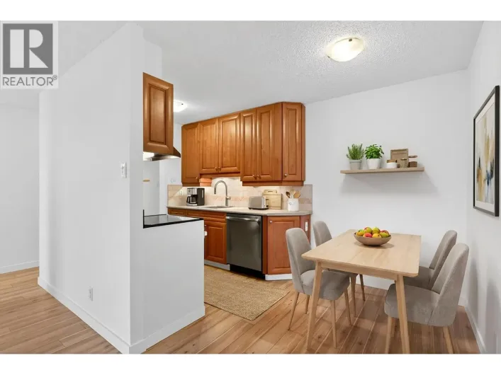 1306 2016 FULLERTON AVENUE, North Vancouver