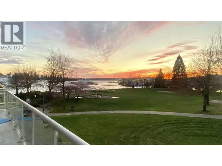 1306 33 CHESTERFIELD PLACE, North Vancouver