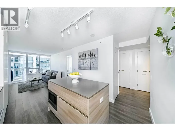 1306 988 QUAYSIDE DRIVE, New Westminster