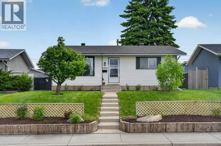 1308 Pensacola Way SE, Calgary
