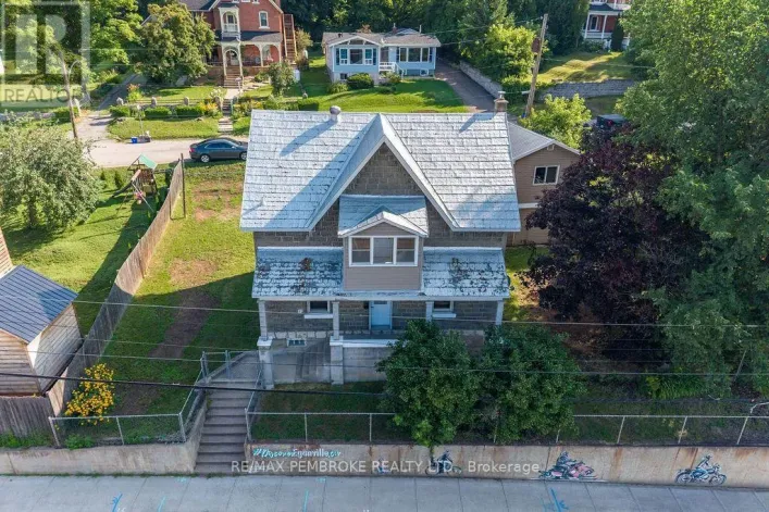 131 BONNECHERE STREET W, Bonnechere Valley