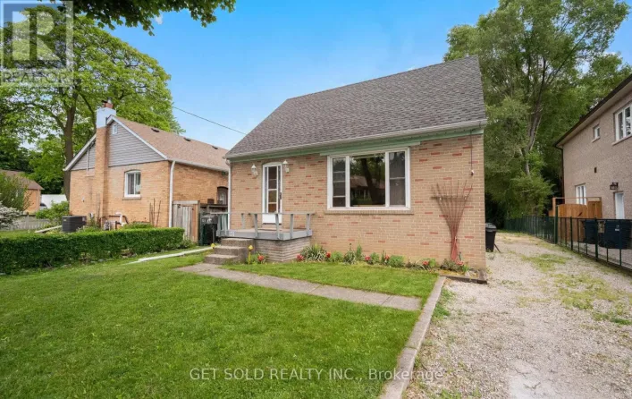 131 CLEARBROOKE CIRCLE, Toronto