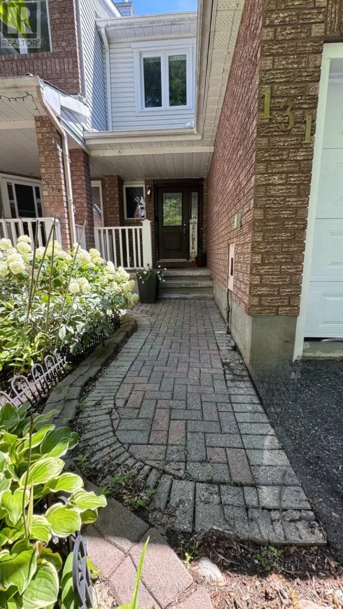 131 MARKLAND CRESCENT, Ottawa