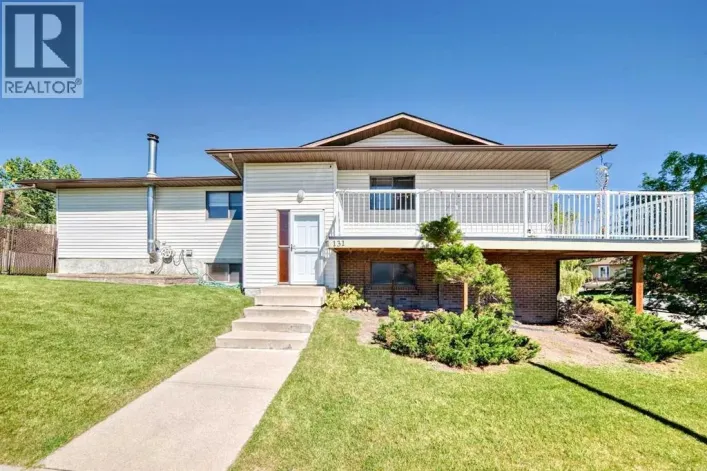 131 Ranchlands Court NW, Calgary