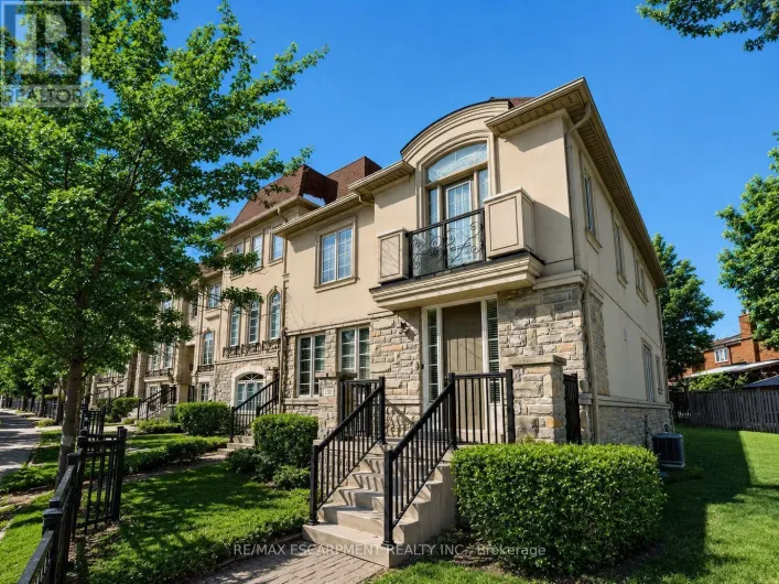 131 ROBERT SPECK PARKWAY, Mississauga