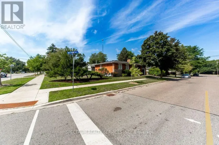 131 WEST DEANE PARK DRIVE, Toronto