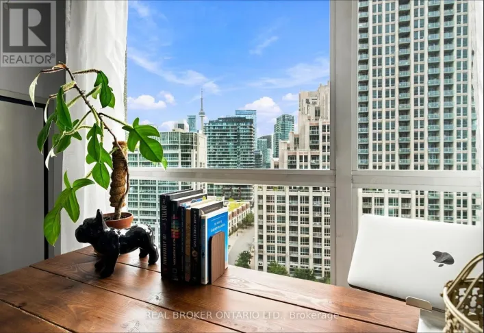 Apartment for sale: 1312 - 215 FORT YORK BOULEVARD, Toronto