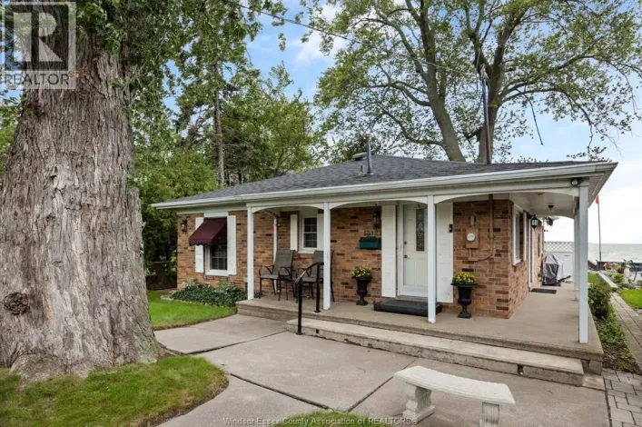 13122 Riverside DRIVE East, Tecumseh