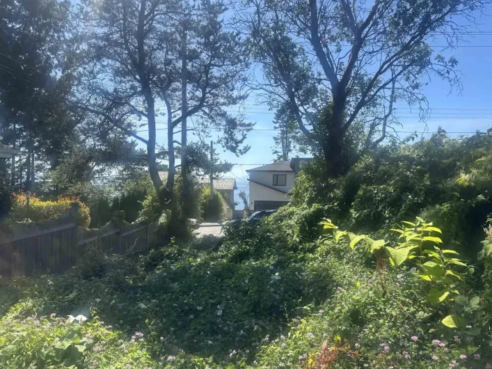 13123 MARINE DRIVE, Surrey