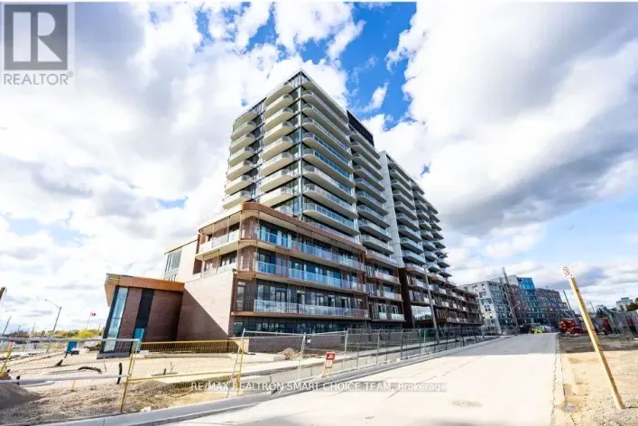 1316 - 220 MISSINNIHE WAY, Mississauga