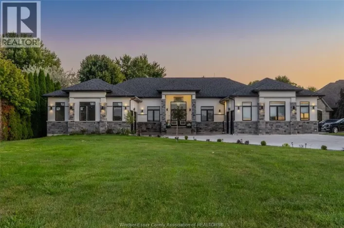 1316 Deer Run, Leamington