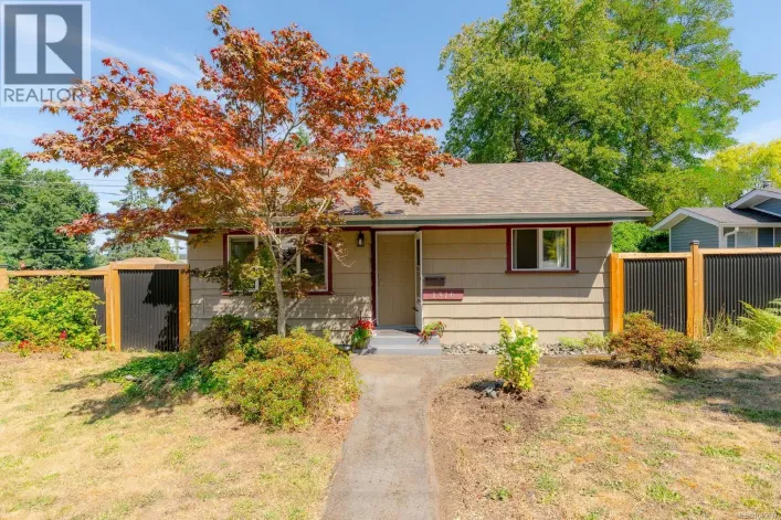 1316 Waddington Rd, Nanaimo